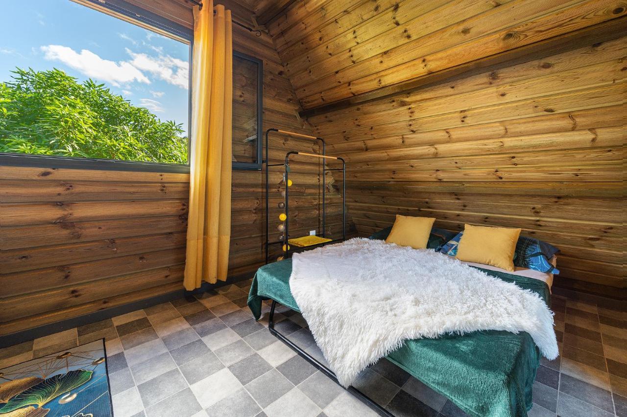 סן-פיליפ Charmant Chalet Avec Jacuzzi, L'Ile O Vert מראה חיצוני תמונה