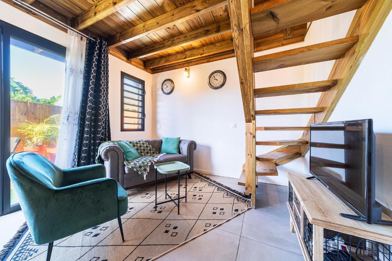 סן-פיליפ Charmant Chalet Avec Jacuzzi, L'Ile O Vert מראה חיצוני תמונה
