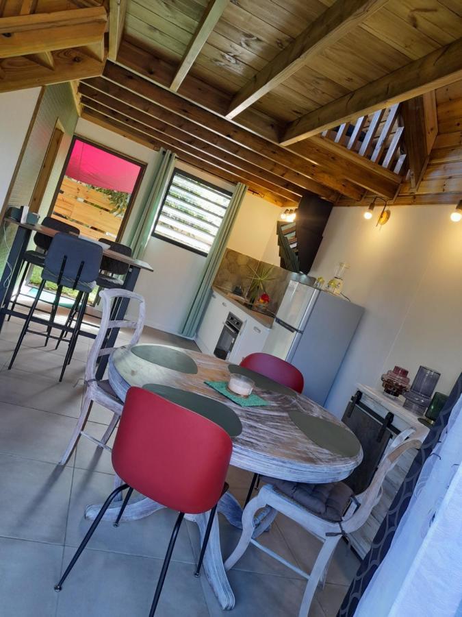 סן-פיליפ Charmant Chalet Avec Jacuzzi, L'Ile O Vert מראה חיצוני תמונה