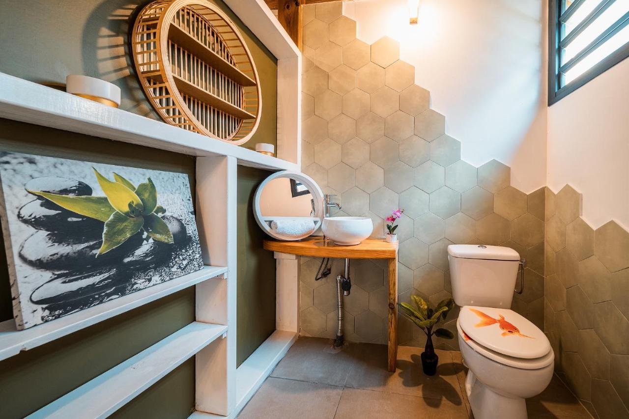 סן-פיליפ Charmant Chalet Avec Jacuzzi, L'Ile O Vert מראה חיצוני תמונה