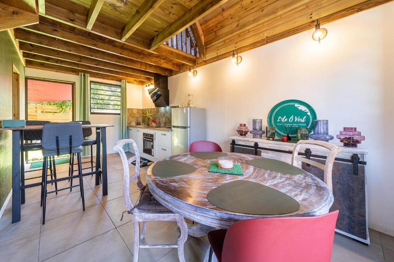 סן-פיליפ Charmant Chalet Avec Jacuzzi, L'Ile O Vert מראה חיצוני תמונה