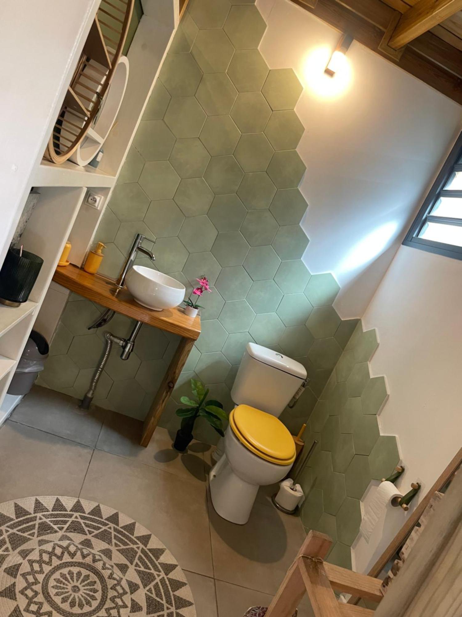 סן-פיליפ Charmant Chalet Avec Jacuzzi, L'Ile O Vert מראה חיצוני תמונה
