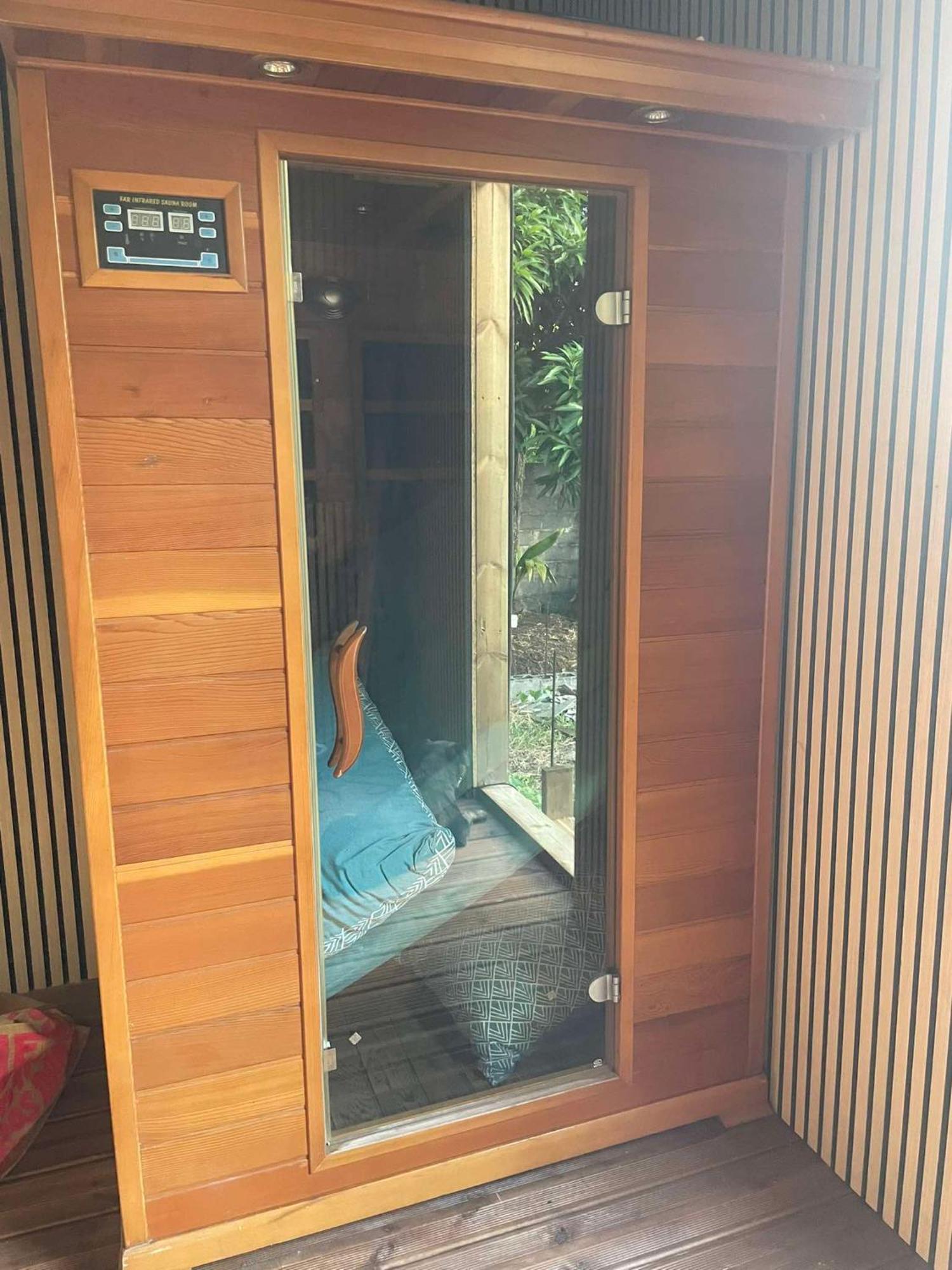 סן-פיליפ Charmant Chalet Avec Jacuzzi, L'Ile O Vert מראה חיצוני תמונה