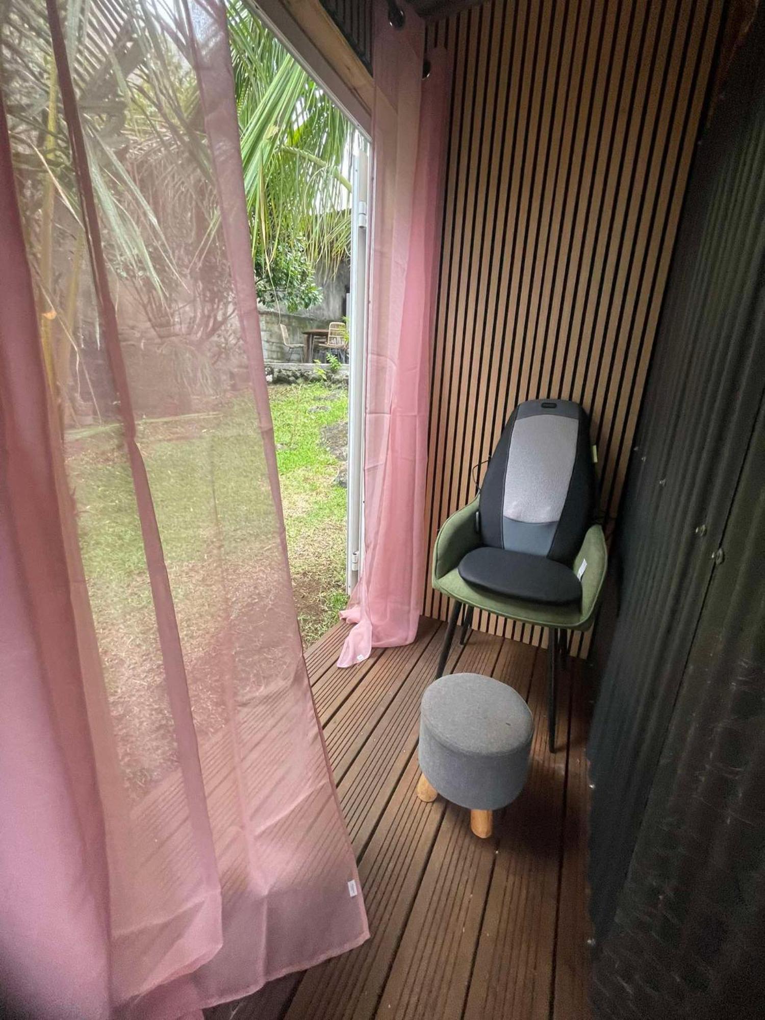 סן-פיליפ Charmant Chalet Avec Jacuzzi, L'Ile O Vert מראה חיצוני תמונה